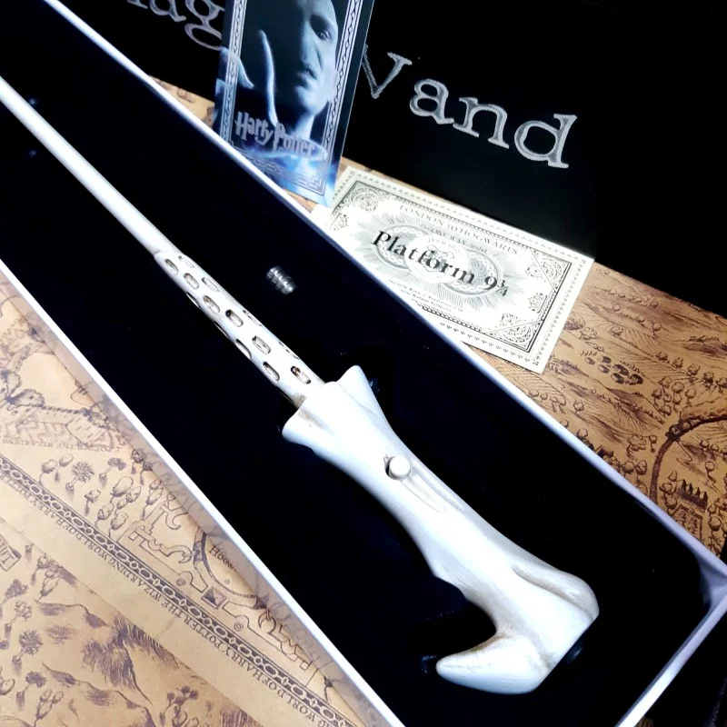 Волшебная палочка Волан-де-Морт с фонариком и батарейкой 11946