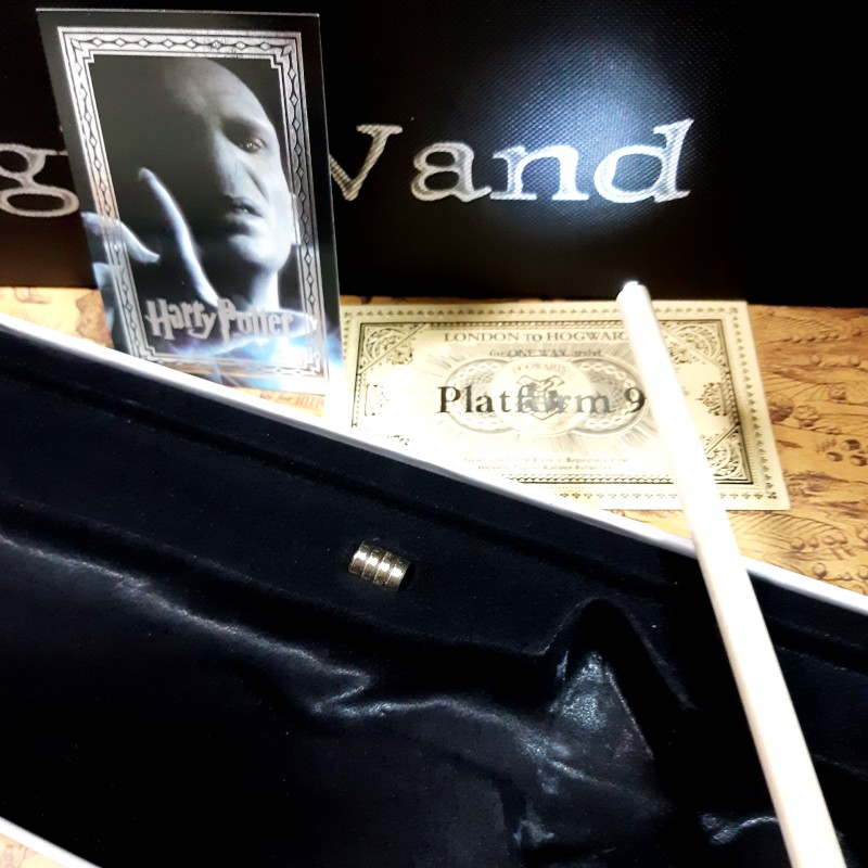 Волшебная палочка Волан-де-Морт с фонариком и батарейкой 11946